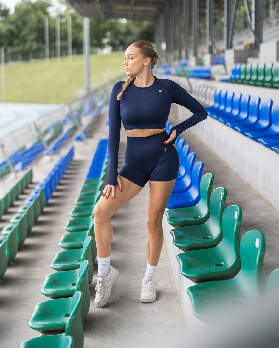 Effortless Seamless Short