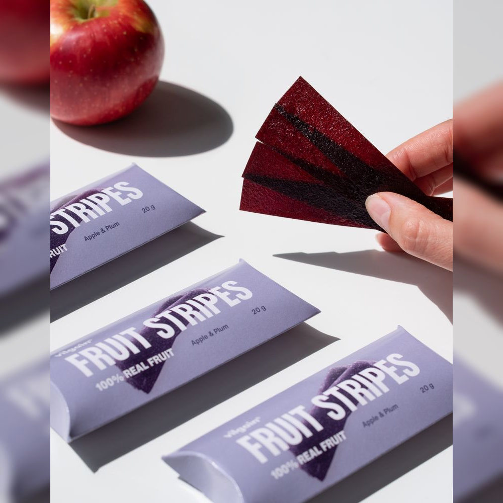 Vilgain Fruit Stripes – jablko &amp; švestka 20 g
