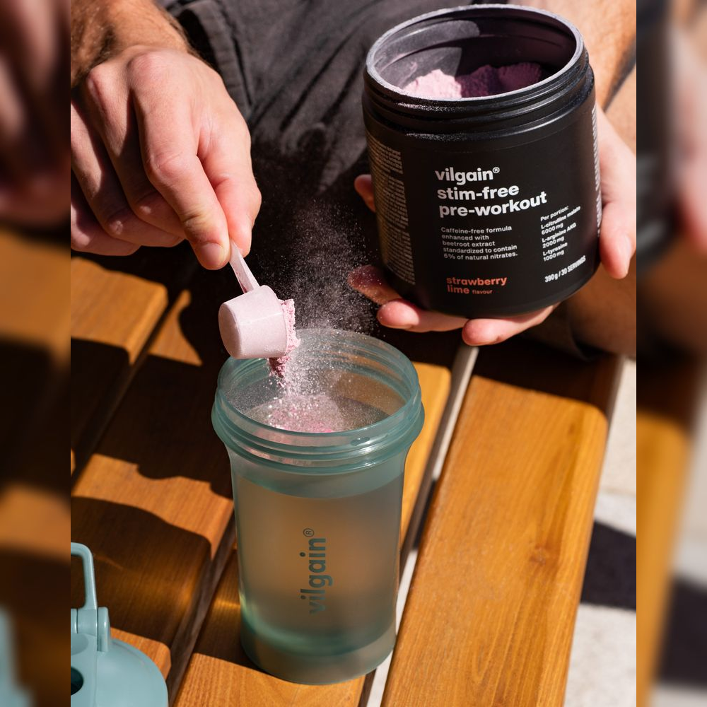 Vilgain Pre-Workout bez stimulantů 3.0 – Jahoda a limetka 390 g