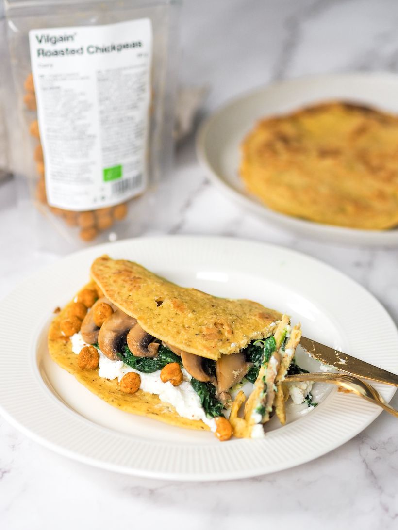 Cizrnová omeleta se špenátem a žampiony