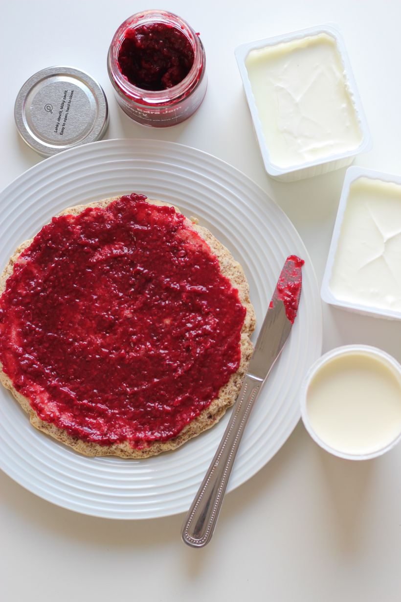 Ořechový dort s tvarohovým krémem