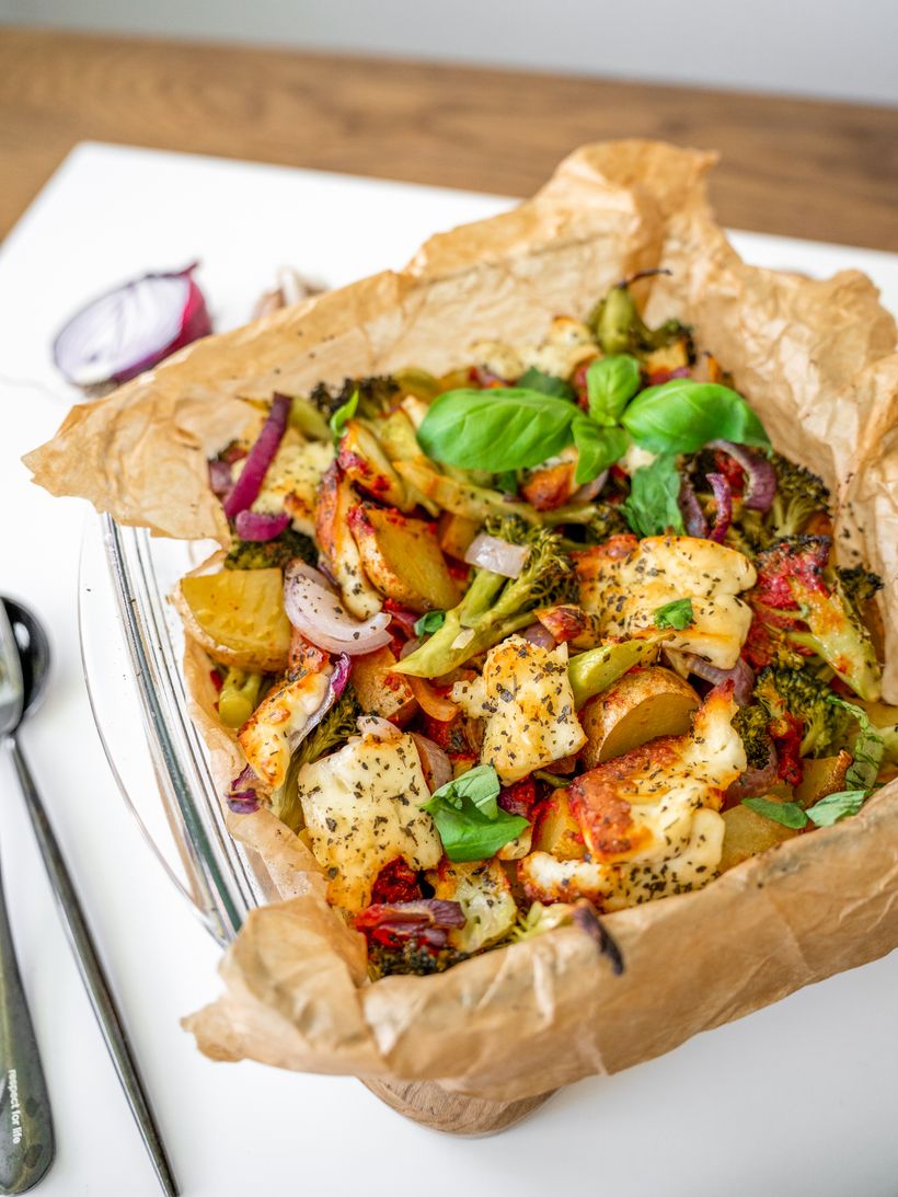 Überbackenes Gemüse mit Halloumi-Käse