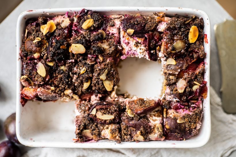 Gesunder Pflaumenkuchen mit Quark und Streuseln