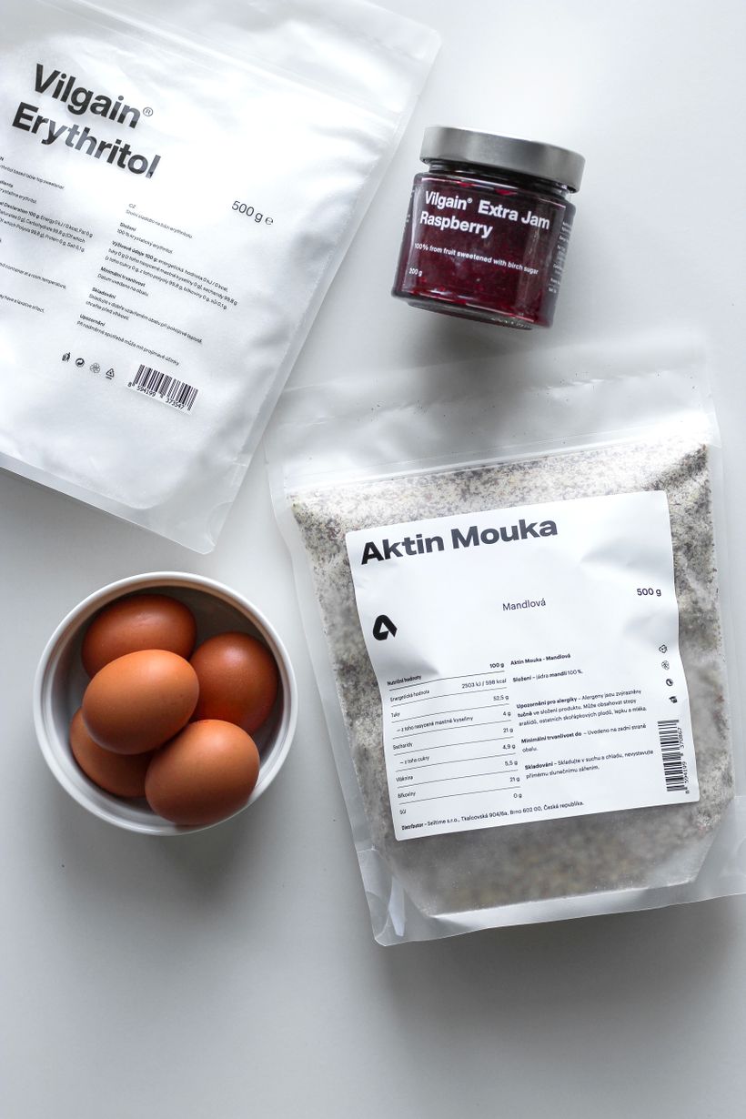 Ořechový dort s tvarohovým krémem