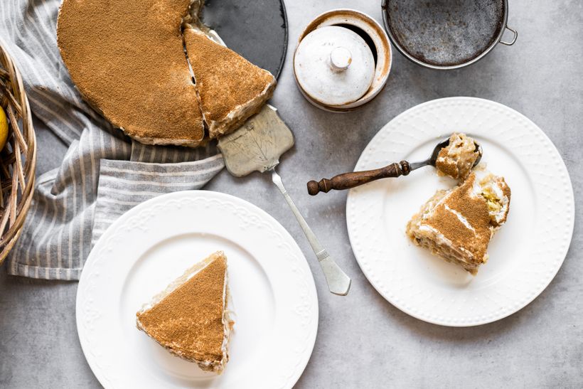 Jednoduchá jablková torta z domácich piškót s pudingovým krémom