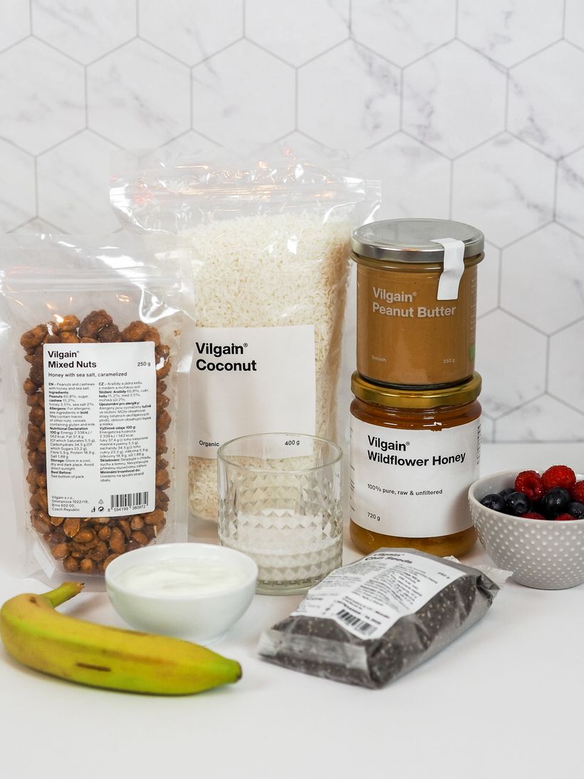 Jogurtový chia puding s ovocem