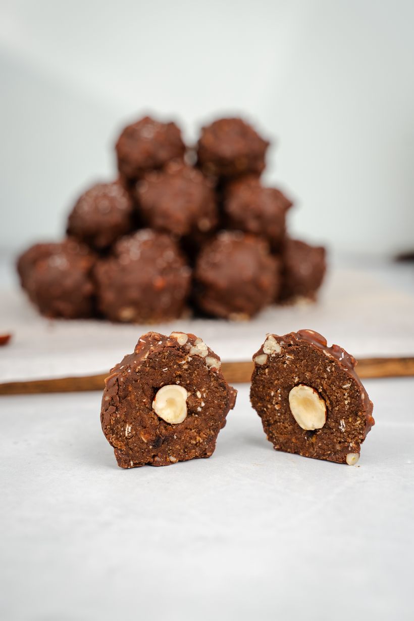 Hausgemachte Ferrero Rocher aus Datteln