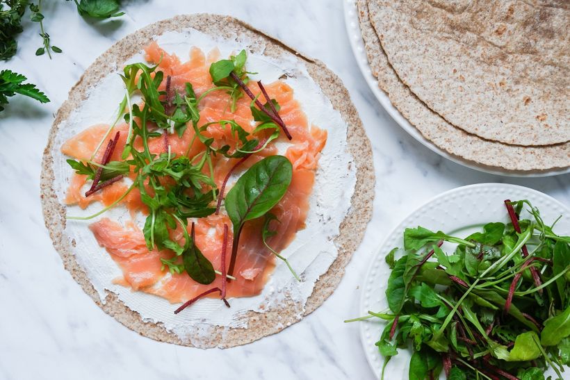 Tortillové rolky s uzeným lososem