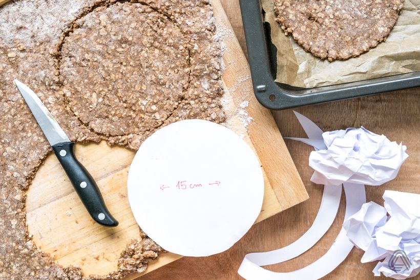 Zdravý medovník ze špadlové mouky a ovesných vloček