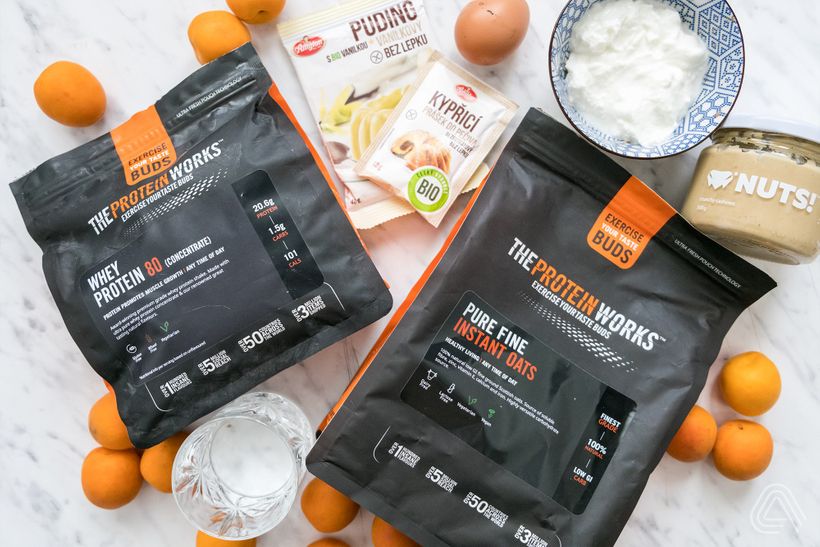 Meruňková bublanina s jogurtem