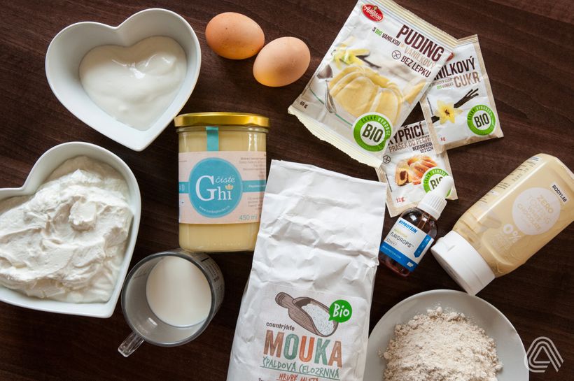 Fitness koláč s tvarohom a lesným ovocím