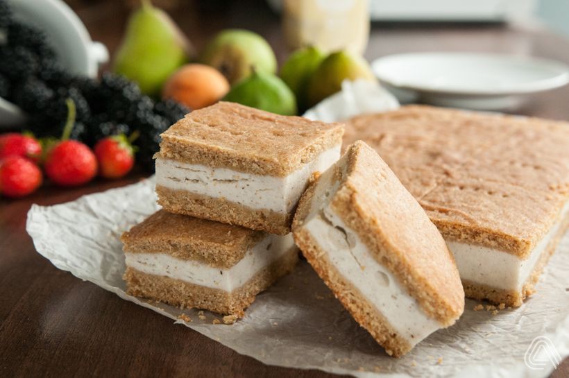 Fitness koláč s tvarohom a lesným ovocím