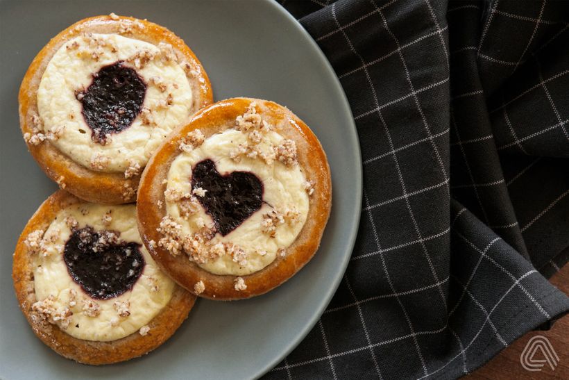 Kysnuté moravské koláče s tvarohom a lekvárom