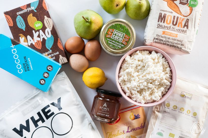 Zdravý hruškový koláč s tvarohom