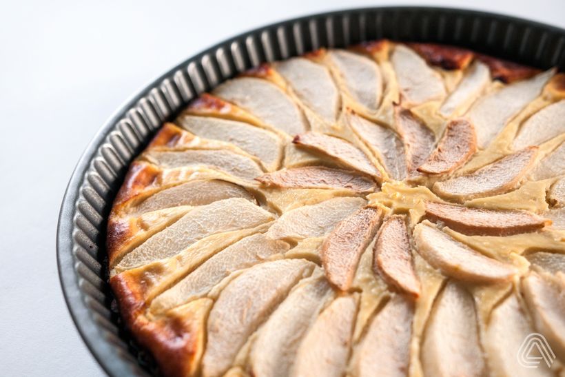 Zdravý hruškový koláč s tvarohom