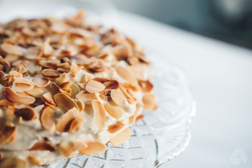 Mandlový dort s tvarohovým krémem