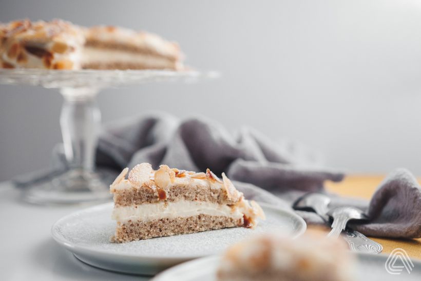Zdravý mandlový dort s tvarohovým krémem