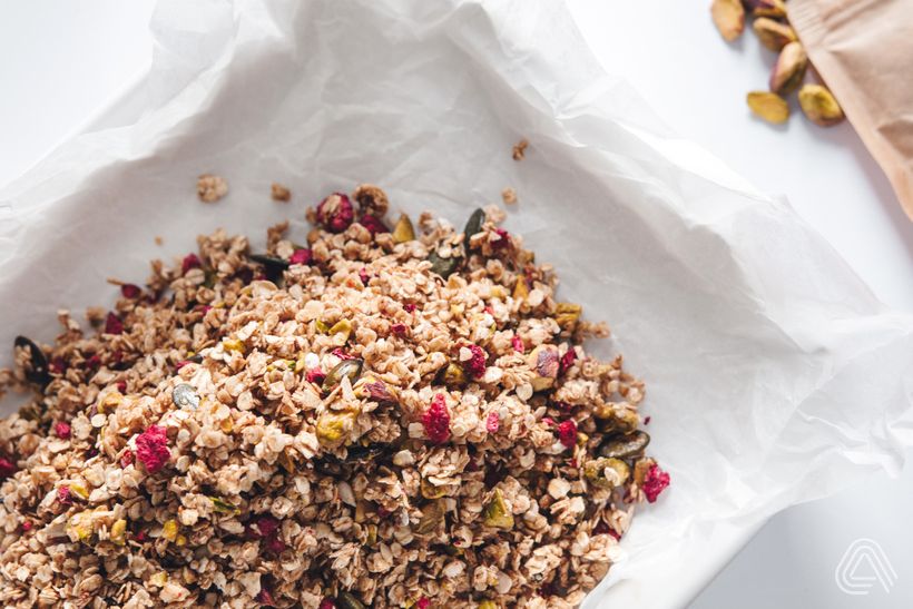 Domowa granola miodowo-czekoladowa