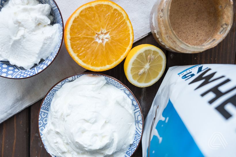 Zdravá mrkvová torta s tvarohom a orechmi