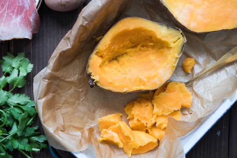 Zapečené batáty se sýrem a vajíčkem