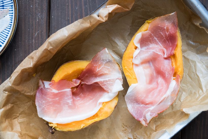 Zapečené batáty se sýrem a vajíčkem