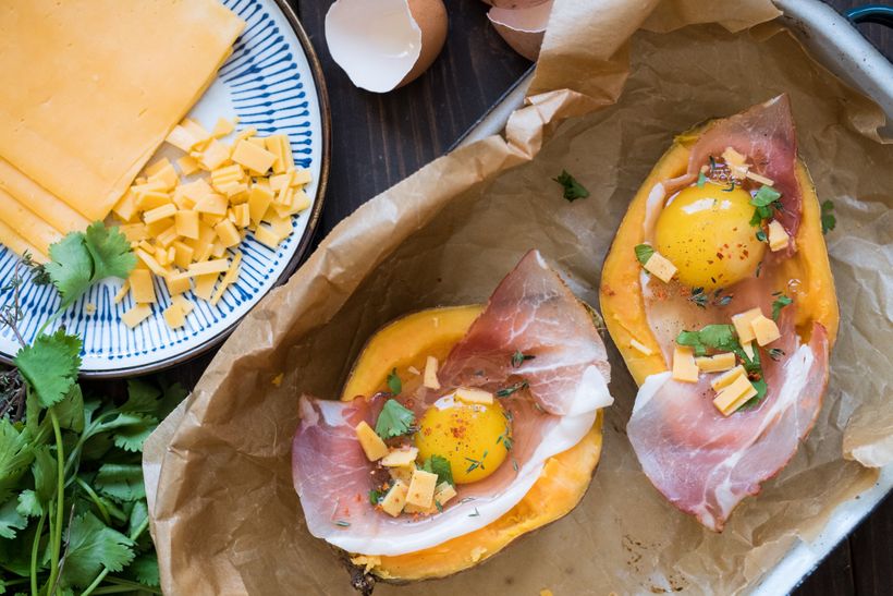 Zapečené batáty se sýrem a vajíčkem