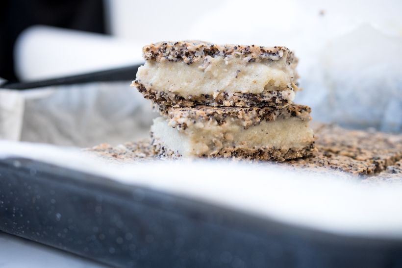 Šťavnatý makovec s jablečným krémem