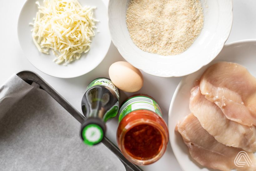 Zapekané kuracie prsia so syrom a paradajkovou omáčkou