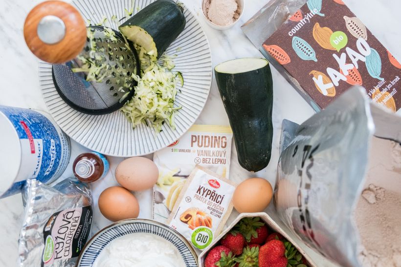 Cuketová torta s tvarohom a jahodami