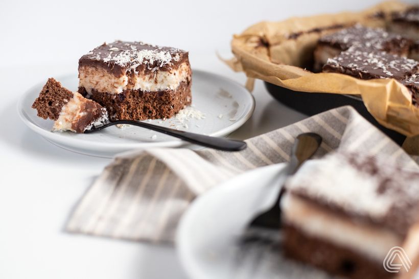 Šťavnaté bounty rezy s kokosom a čokoládou