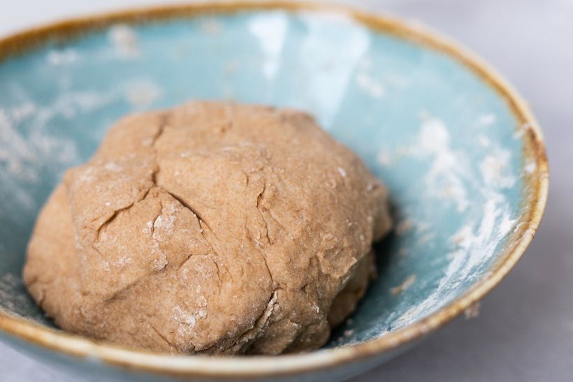 Zdravá verze kynutých rolek s arašídovým máslem a marmeládou