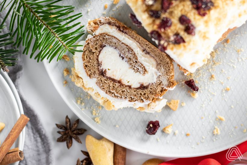 Perníková roláda s povidly a mascarpono-tvarohovým krémem