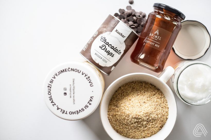 Bezlepkové sušienky z mandľovej múky s arašidovou náplňou