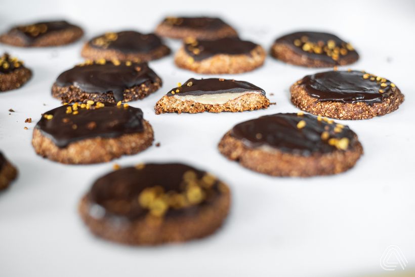 Bezlepkové sušienky z mandľovej múky s arašidovou náplňou