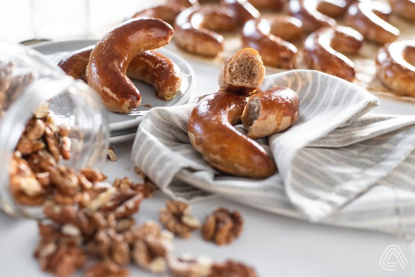 Krehké bratislavské rožky s orechovou náplňou