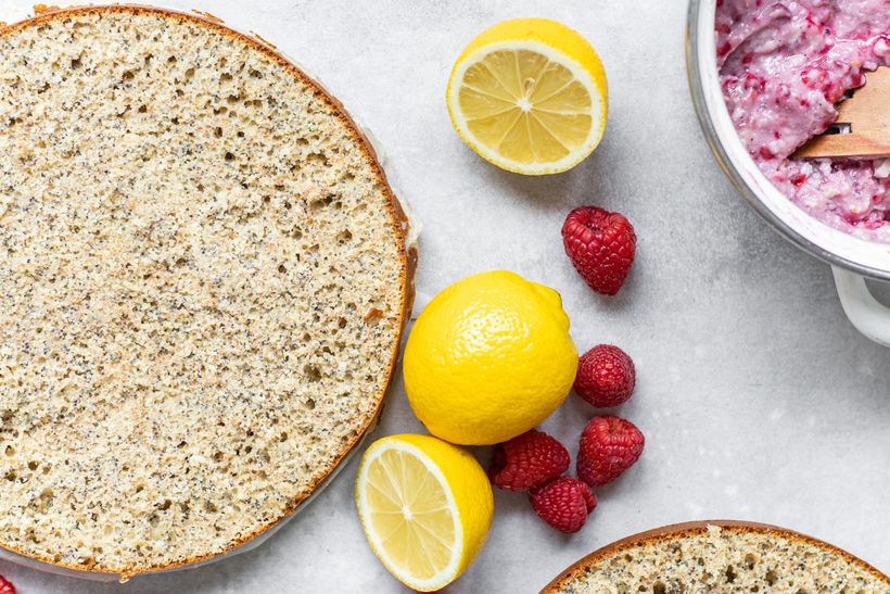 Šťavnatá citrónovo-malinová torta, ktorá poteší aj dietárov
