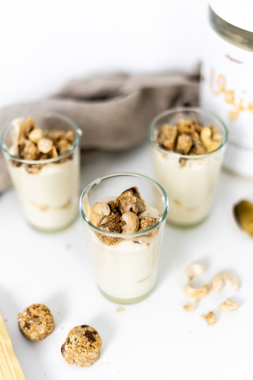 Proteinový dezert do skleničky s příchutí vaječného likéru