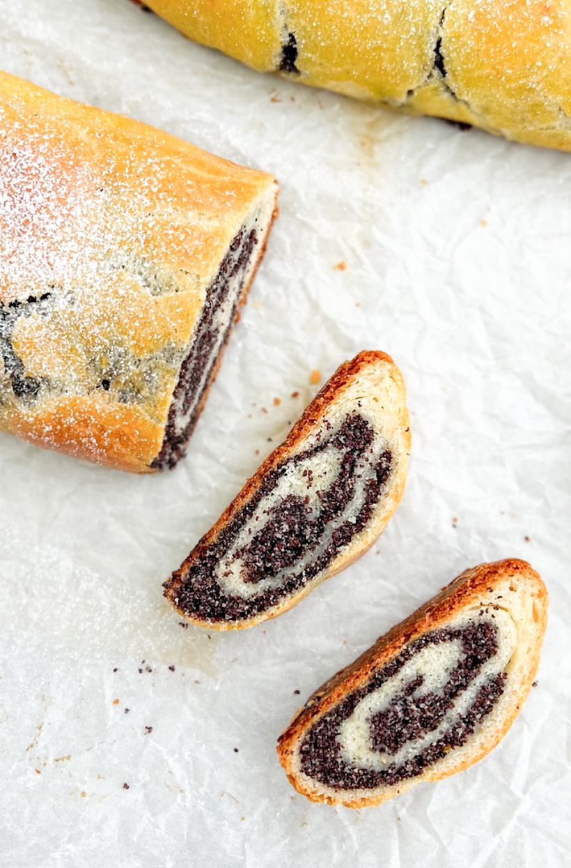 Mákos tekercs túrós tésztából