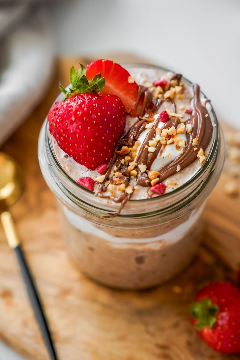 Čokoládové overnight oats s jahodami