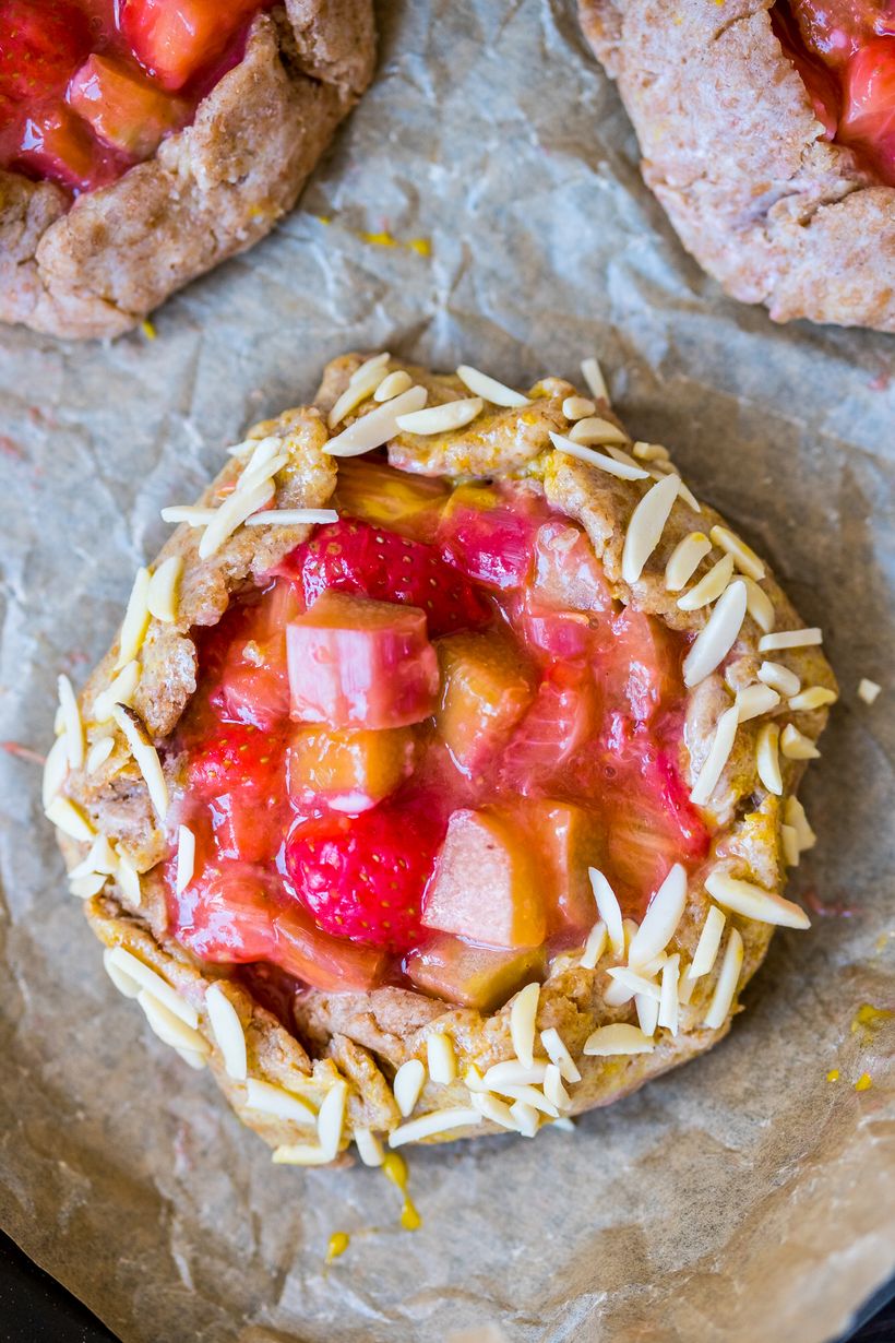 Galetka s jahodami a rebarborou