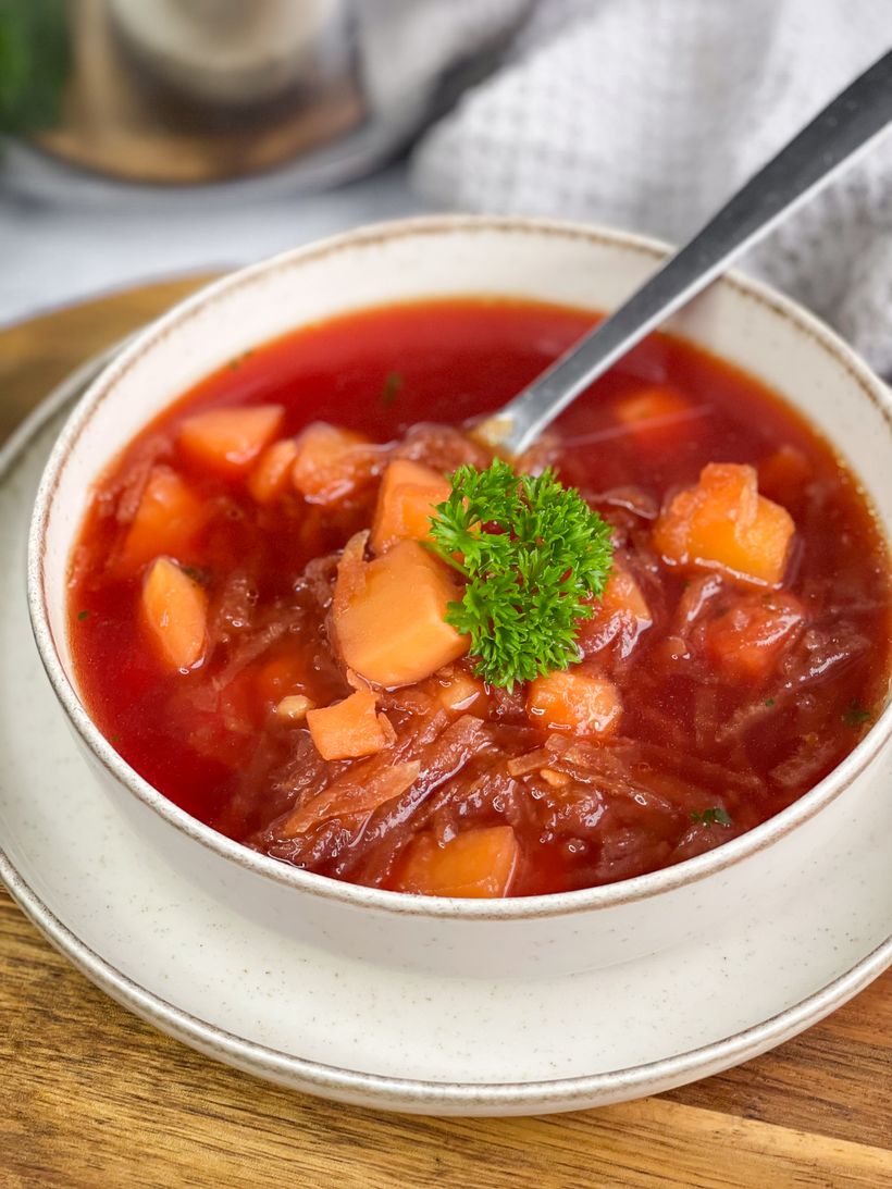 Jednoduchá polévka z červené řepy