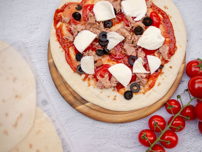 Zdravá pizza s tuňákem hotová za pár minut