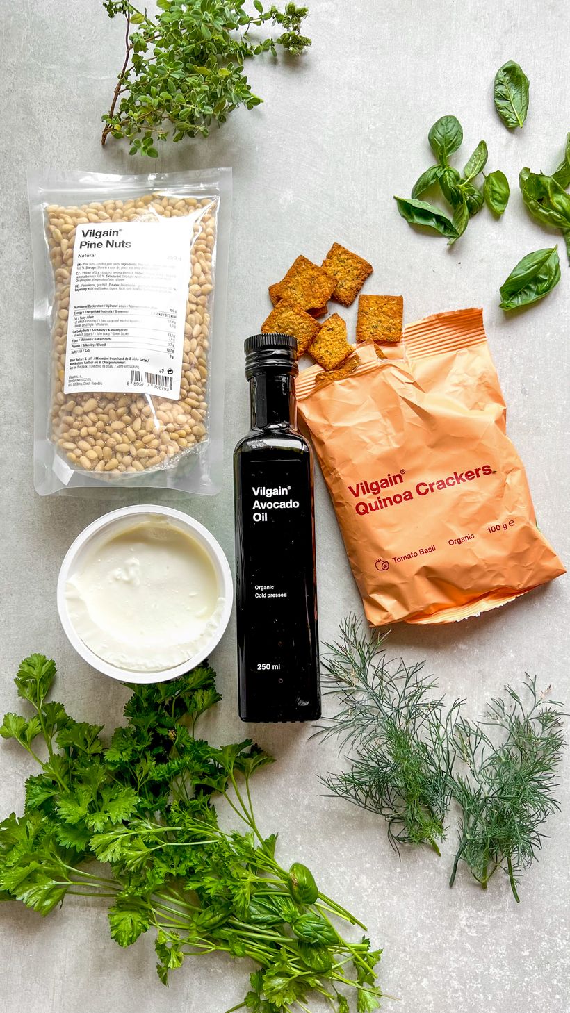 Ricottový "hummus" s bylinkami a quinoovými krekry