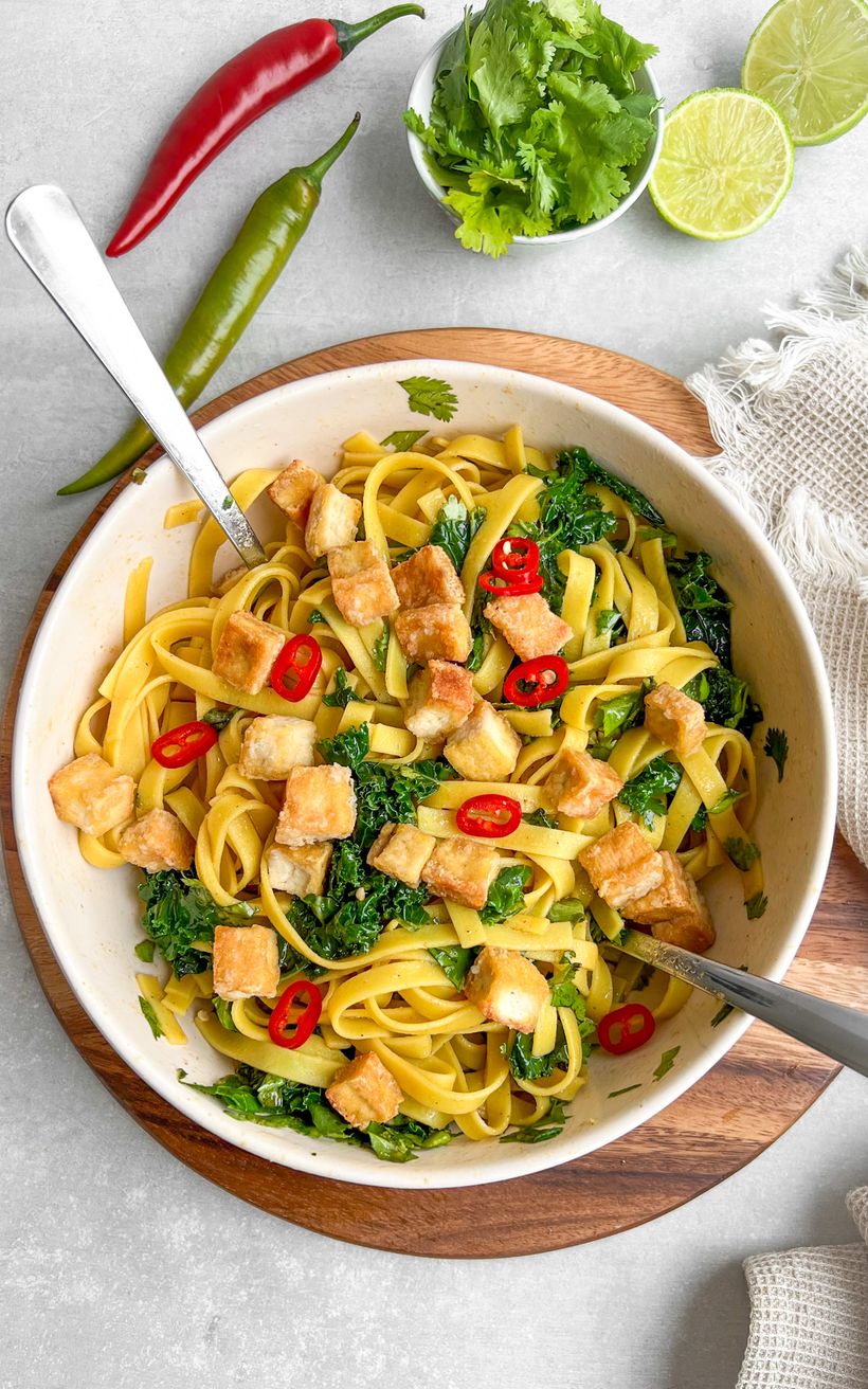 Tagliatelle s tofu a koriandrem