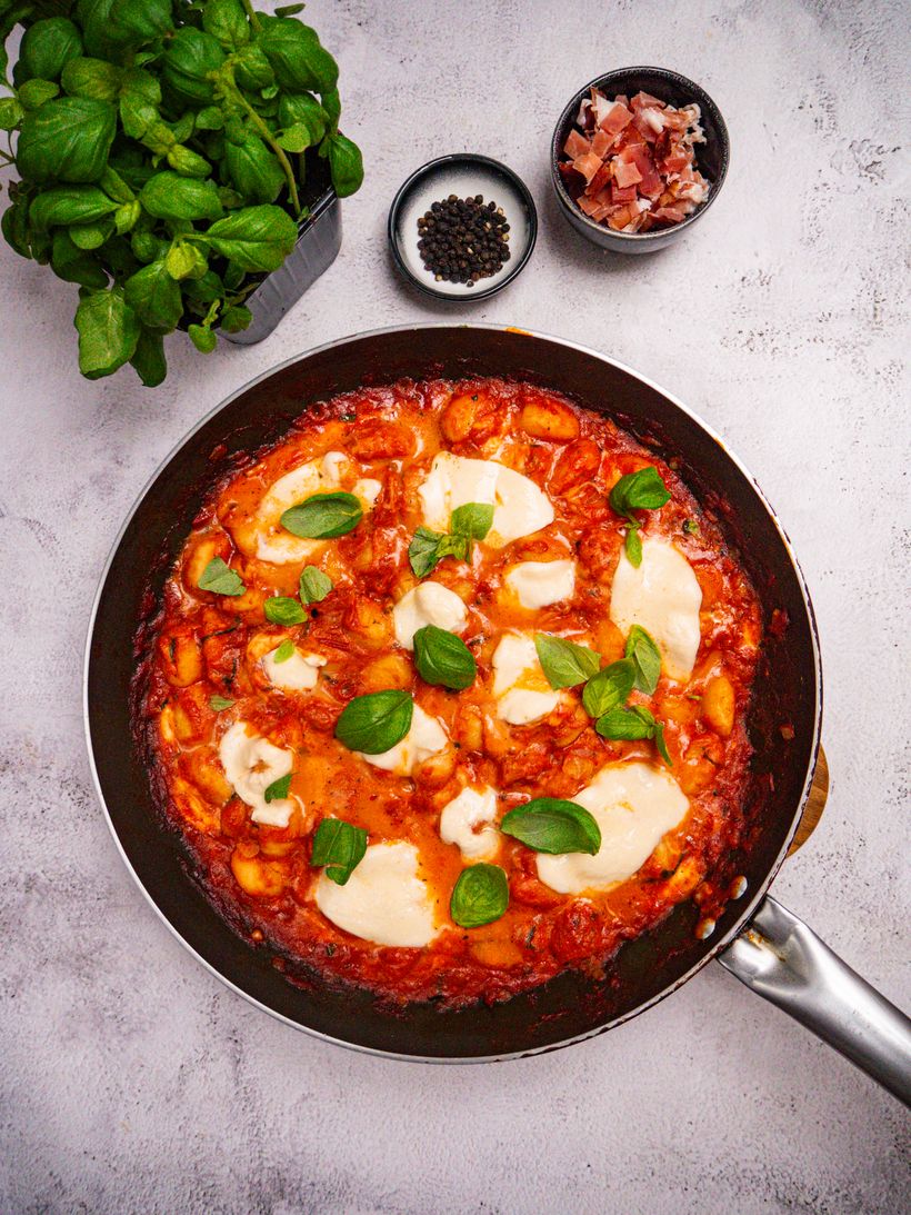 Gnocchi s rajčatovou omáčkou a mozzarellou
