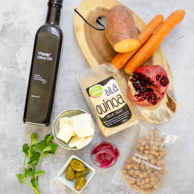 Zimný šalát s quinoou a halloumi