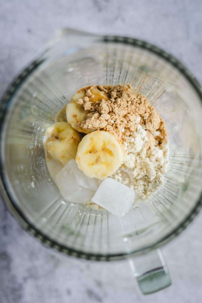 Proteínový Peanut Butter Shake s malinami