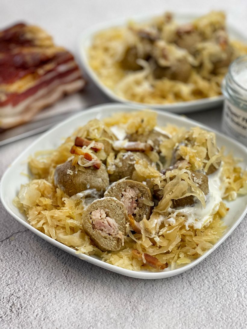 Jogurtové knedlíky plněné krůtím masem se zelím