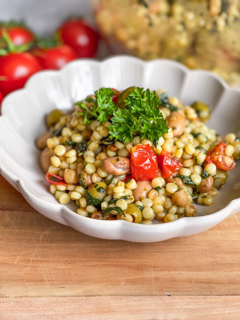 Tarhoňový salát s fazolemi a cizrnou