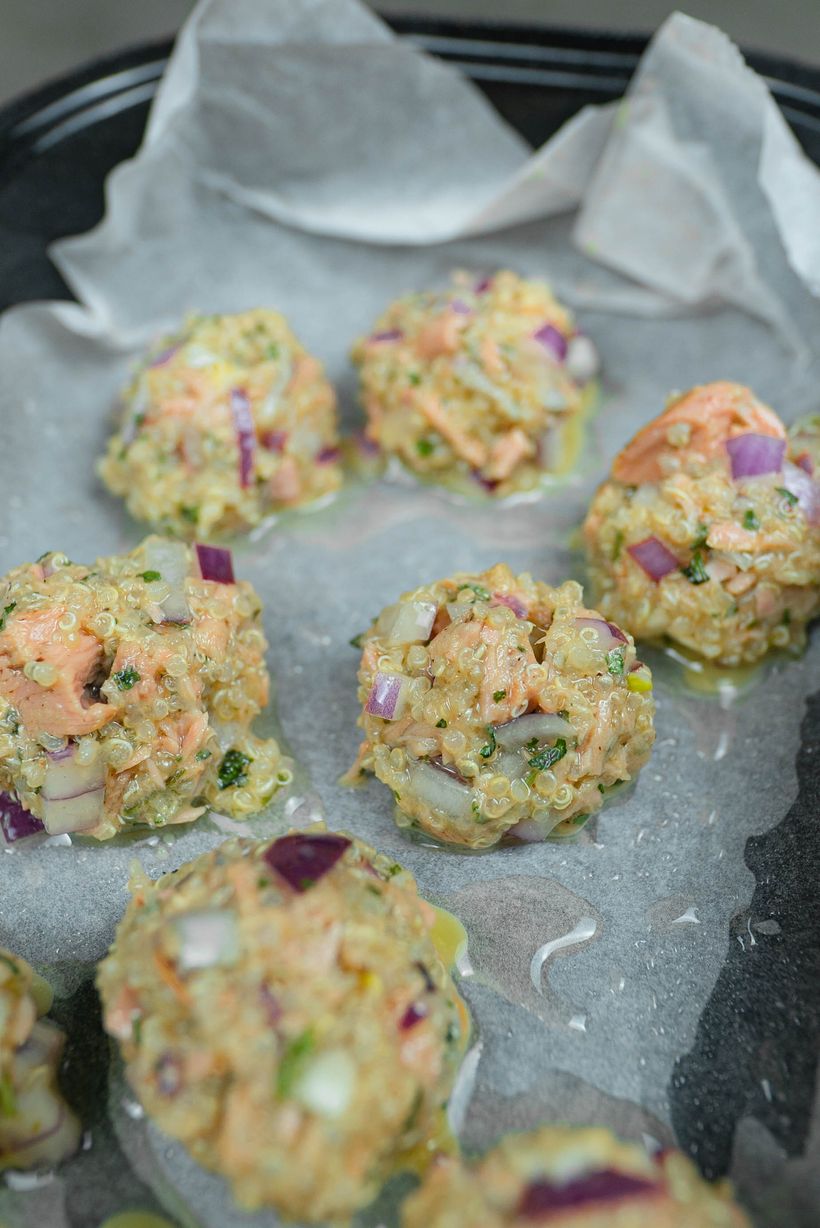 Tuniakové guľôčky s quinoou a pečenou zeleninou